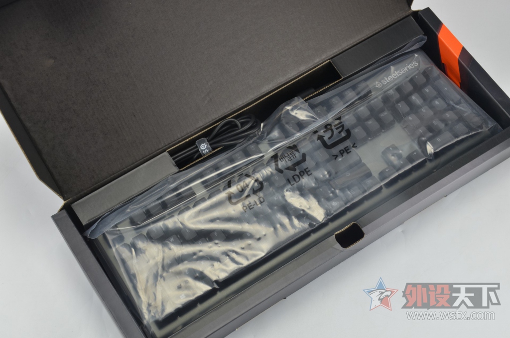 ����RGB��QX2�������������Ļ𻨣����APEX M650��е��������