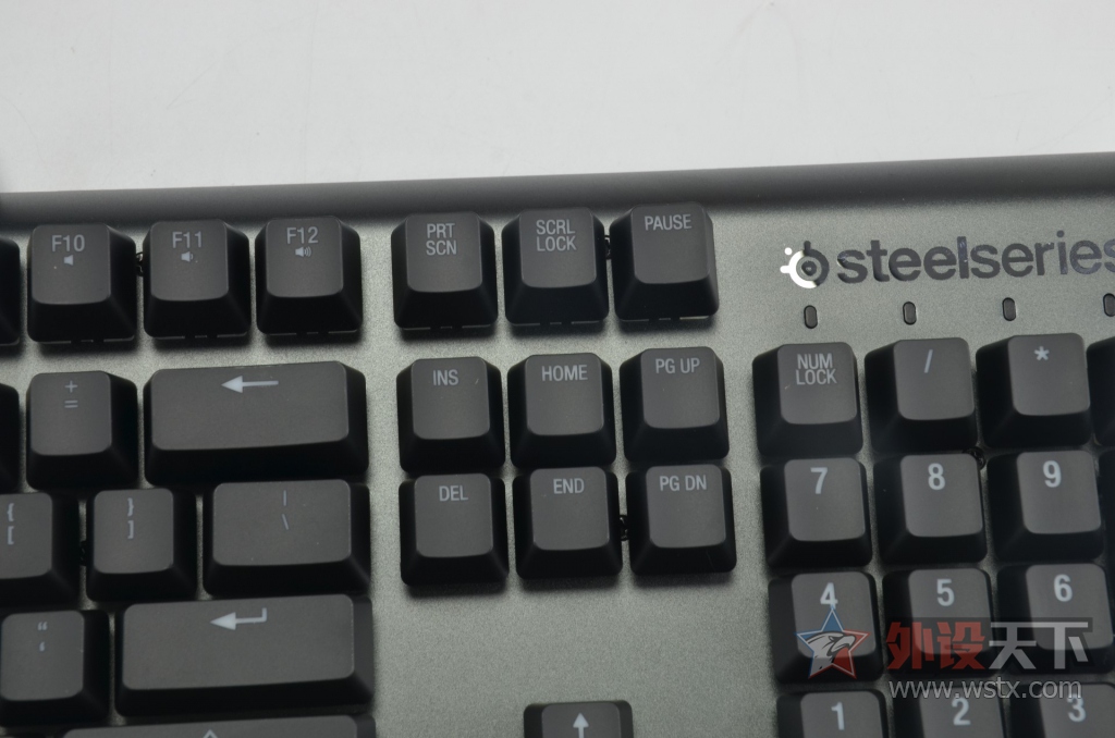 ����RGB��QX2�������������Ļ𻨣����APEX M650��е��������