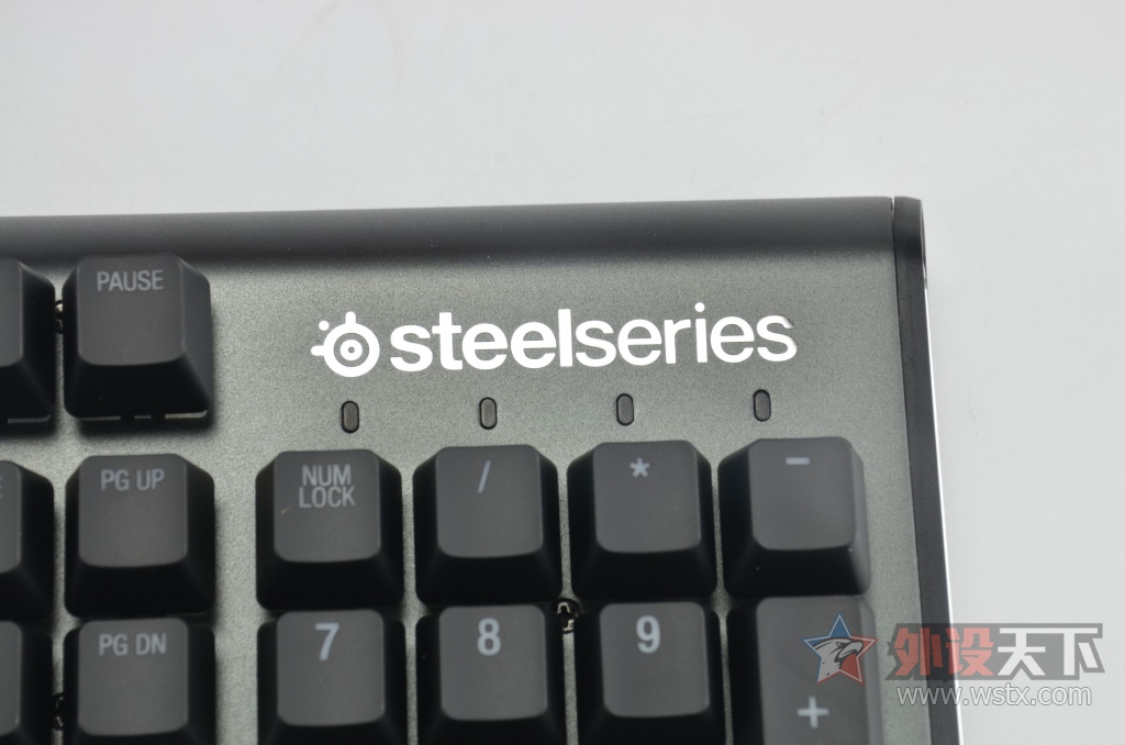 ����RGB��QX2�������������Ļ𻨣����APEX M650��е��������