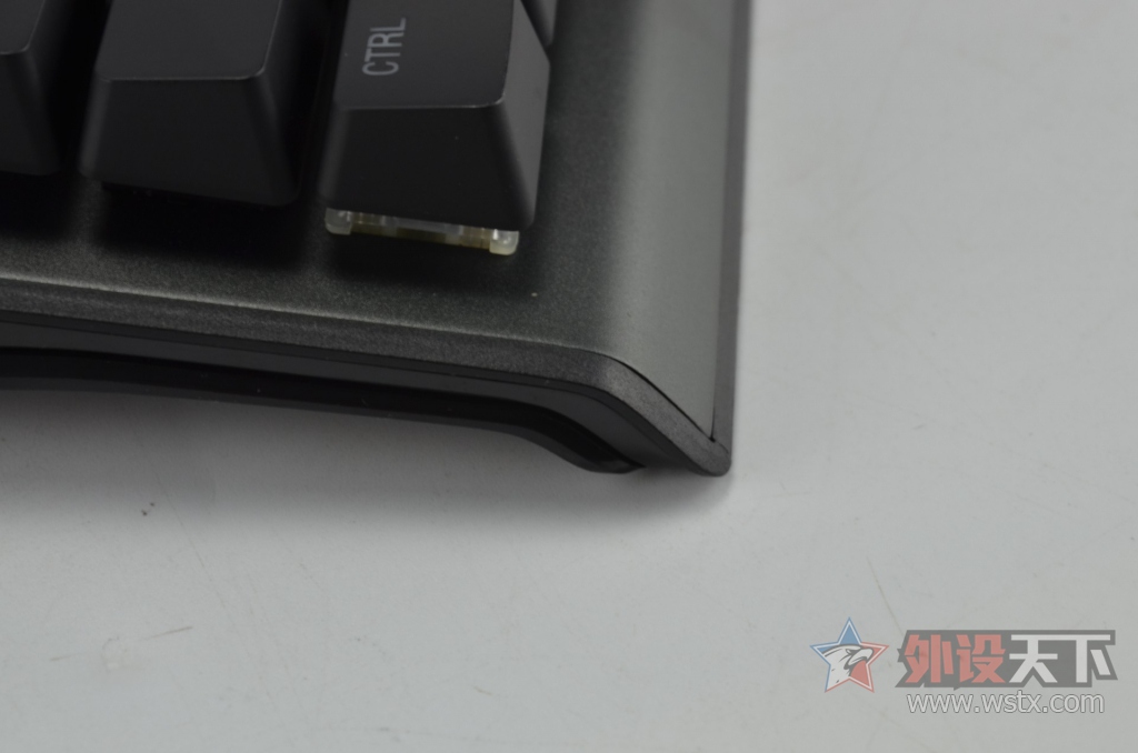 ����RGB��QX2�������������Ļ𻨣����APEX M650��е��������