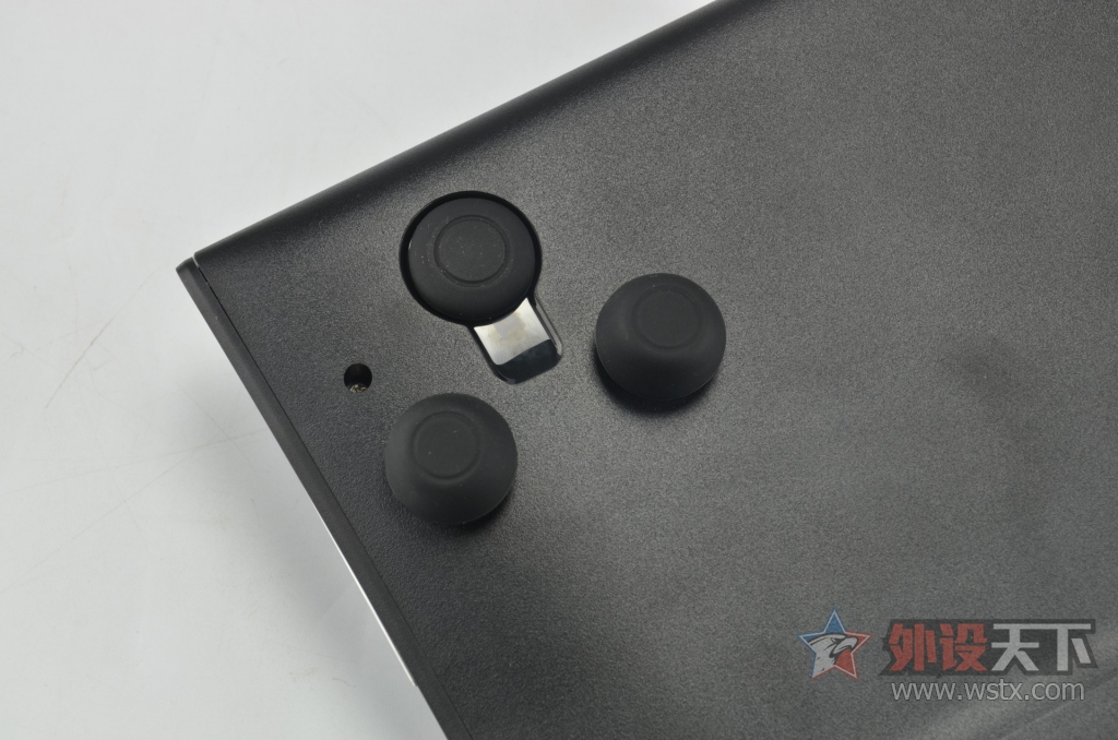 ����RGB��QX2�������������Ļ𻨣����APEX M650��е��������