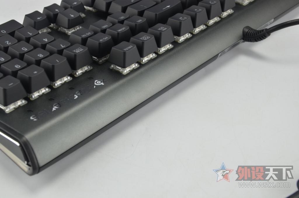 ����RGB��QX2�������������Ļ𻨣����APEX M650��е��������