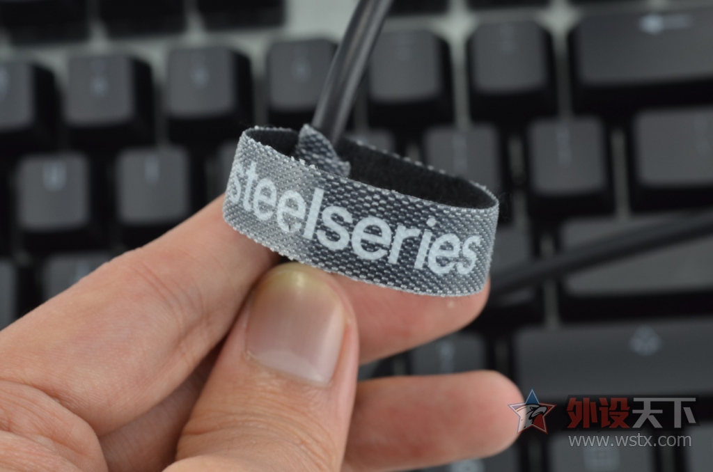 ����RGB��QX2�������������Ļ𻨣����APEX M650��е��������