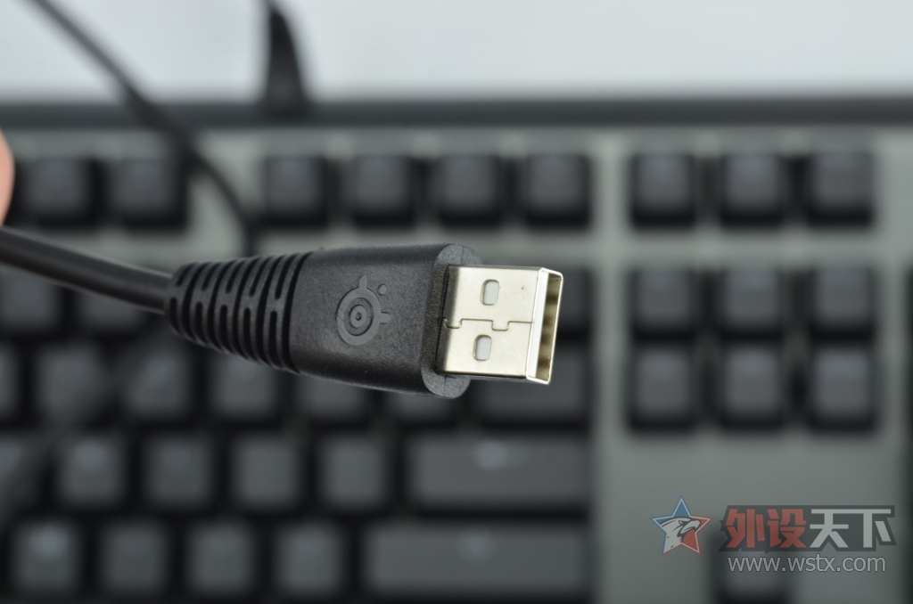 ����RGB��QX2�������������Ļ𻨣����APEX M650��е��������