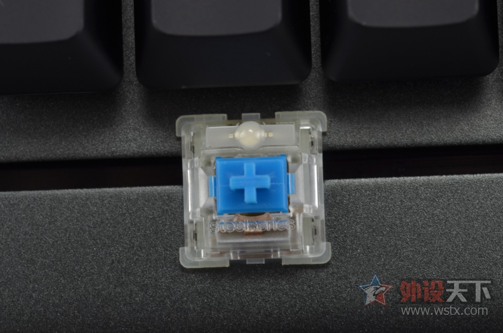 ����RGB��QX2�������������Ļ𻨣����APEX M650��е��������