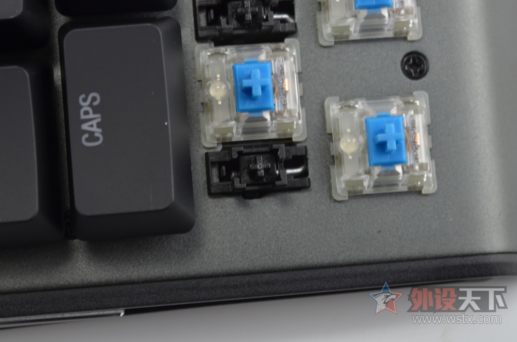 ����RGB��QX2�������������Ļ𻨣����APEX M650��е��������