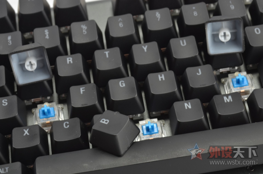 ����RGB��QX2�������������Ļ𻨣����APEX M650��е��������