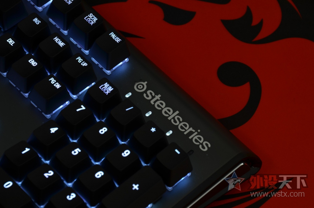 ����RGB��QX2�������������Ļ𻨣����APEX M650��е��������