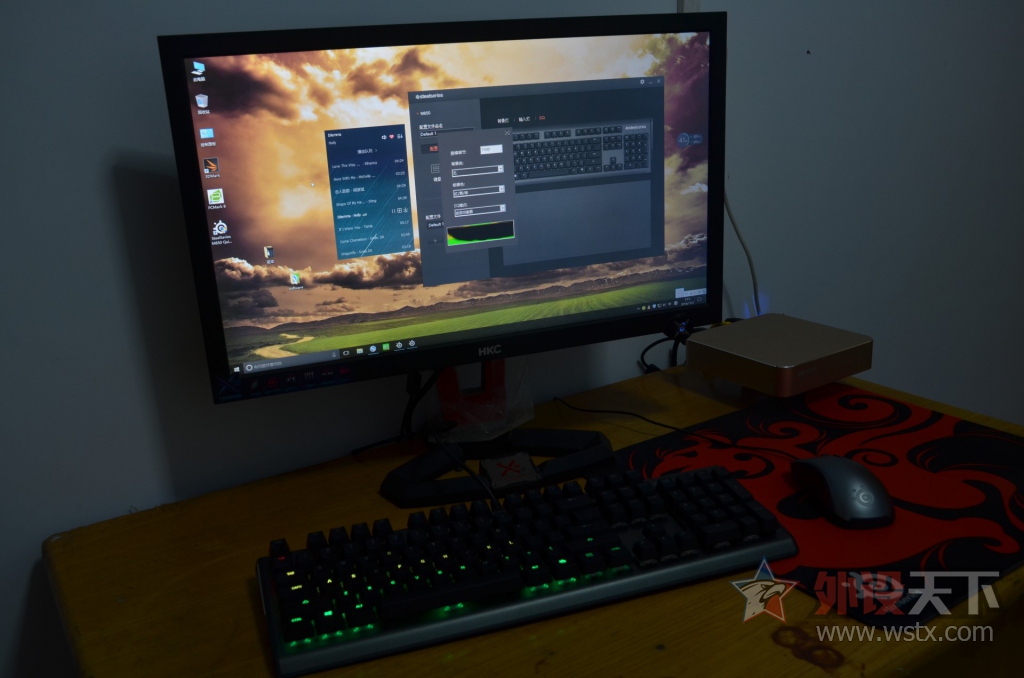 ����RGB��QX2�������������Ļ𻨣����APEX M650��е��������