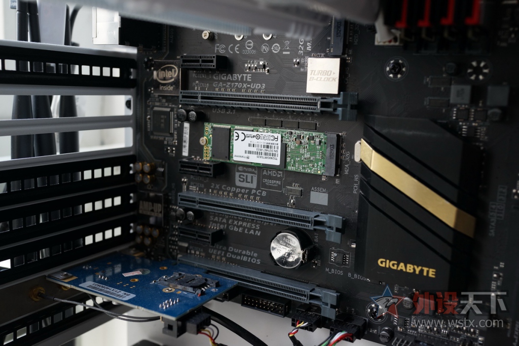 SSD⼸