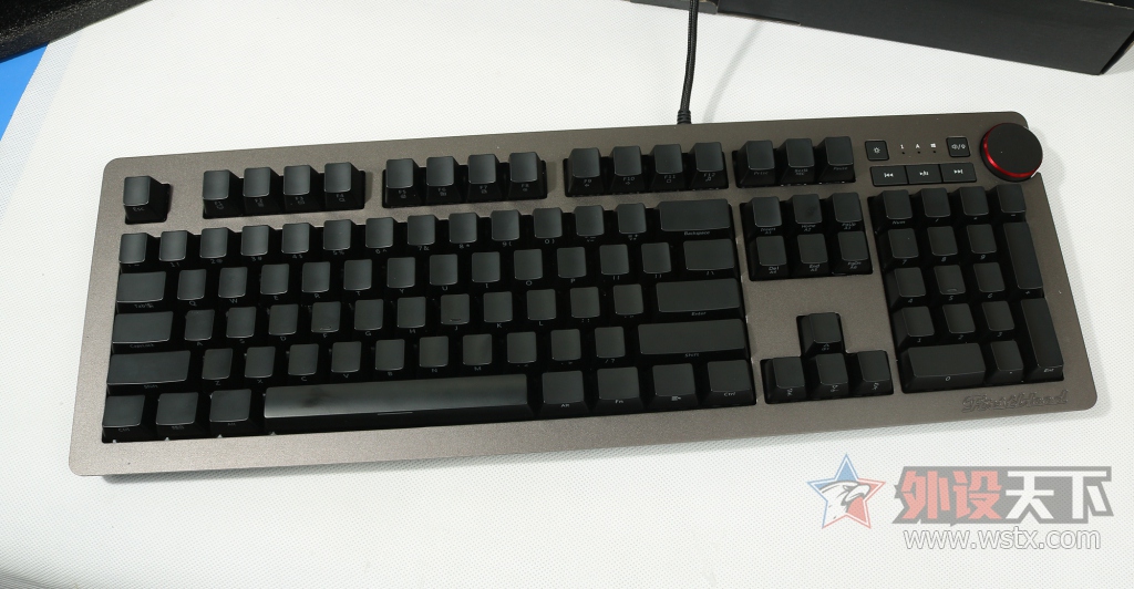 ��л���������ھ�AK60RGB��