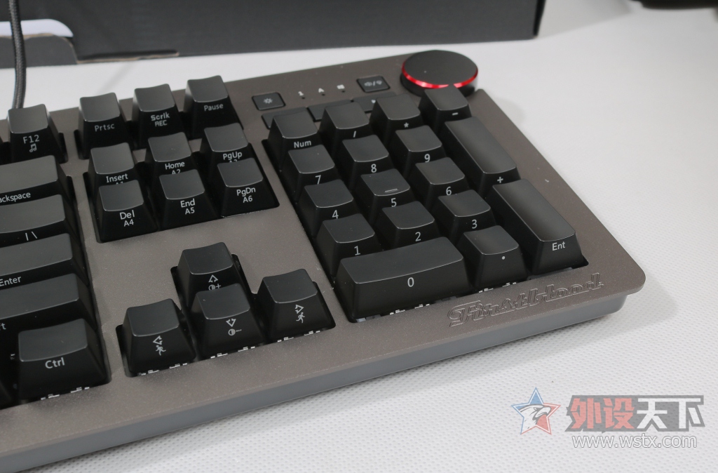 ��л���������ھ�AK60RGB��