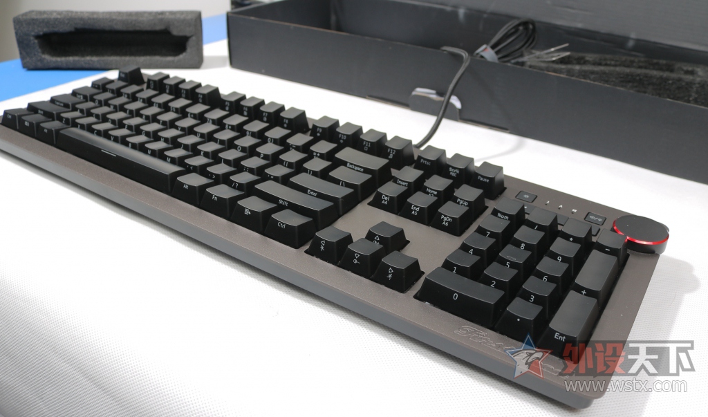 ��л���������ھ�AK60RGB��