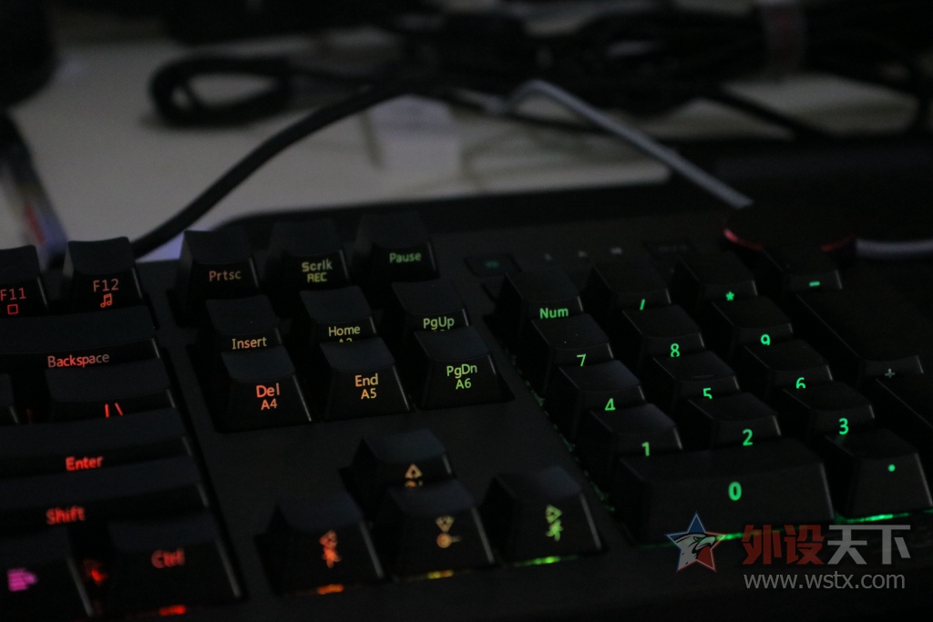 ��л���������ھ�AK60RGB��