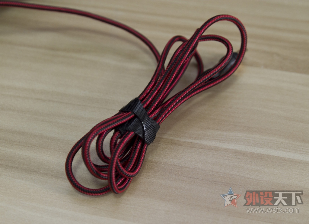 �羺���棬��ϯ���������˿ɻ����е���̳�����