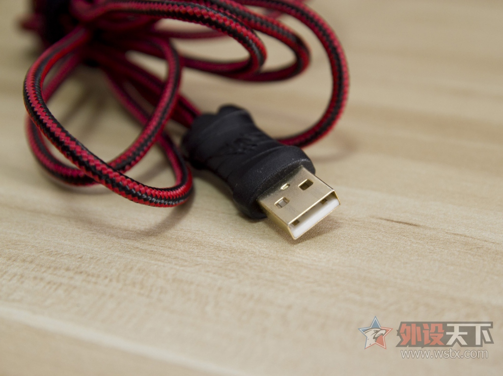 �羺���棬��ϯ���������˿ɻ����е���̳�����