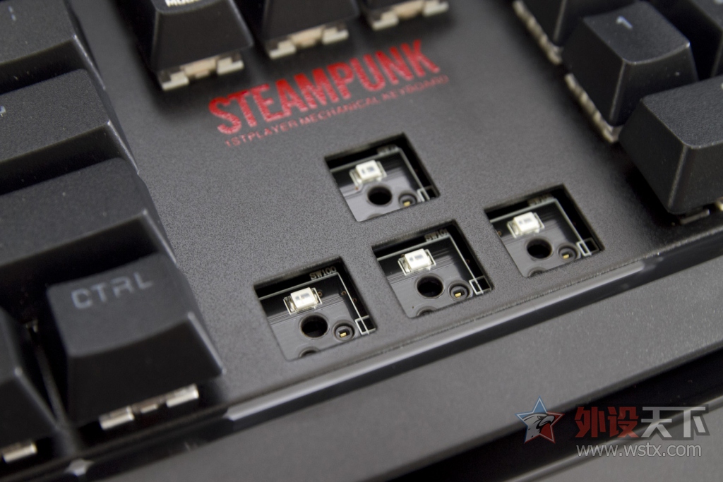 �羺���棬��ϯ���������˿ɻ����е���̳�����