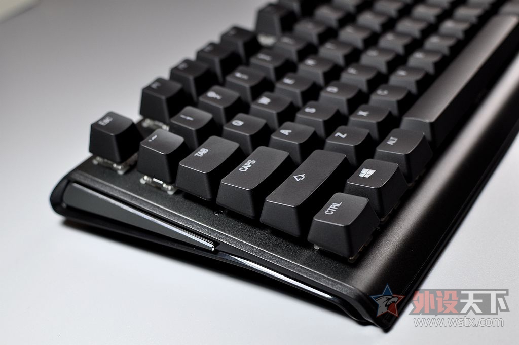 ԼսRGBⰵ⣬APEX M650