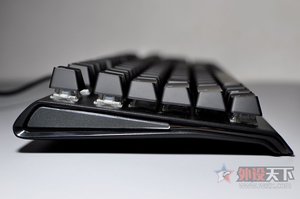 ԼսRGBⰵ⣬APEX M650
