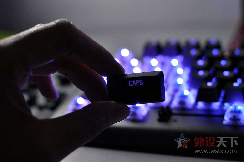 ԼսRGBⰵ⣬APEX M650