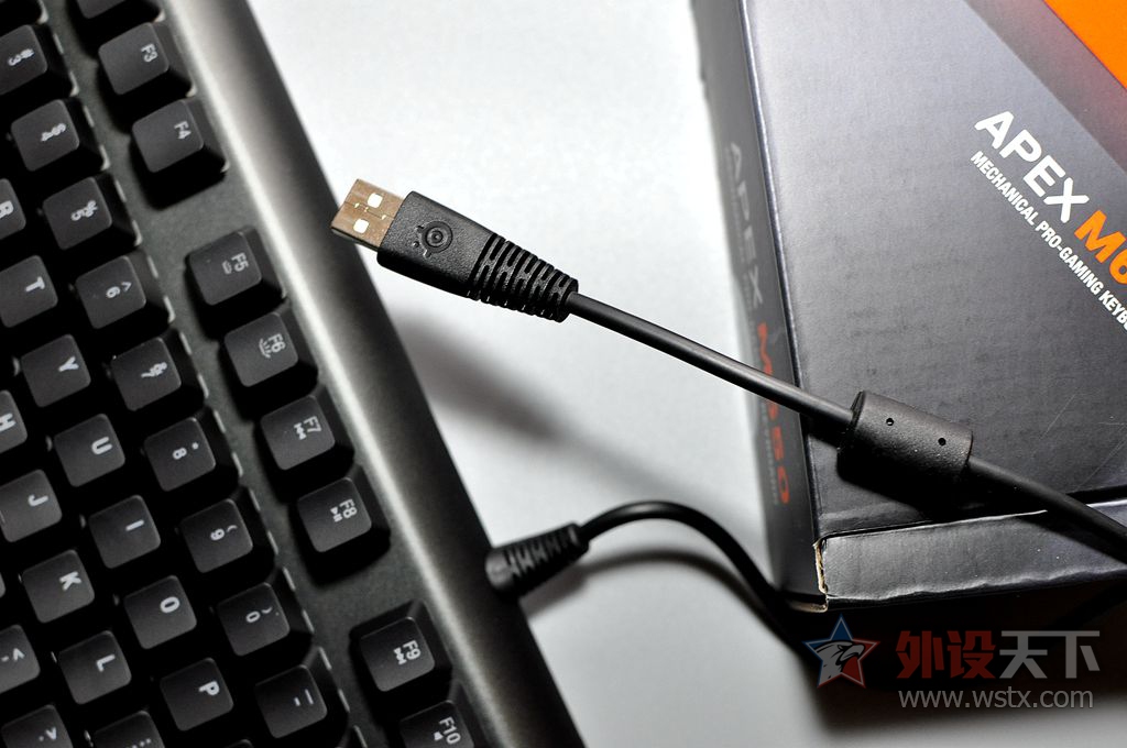 ԼսRGBⰵ⣬APEX M650