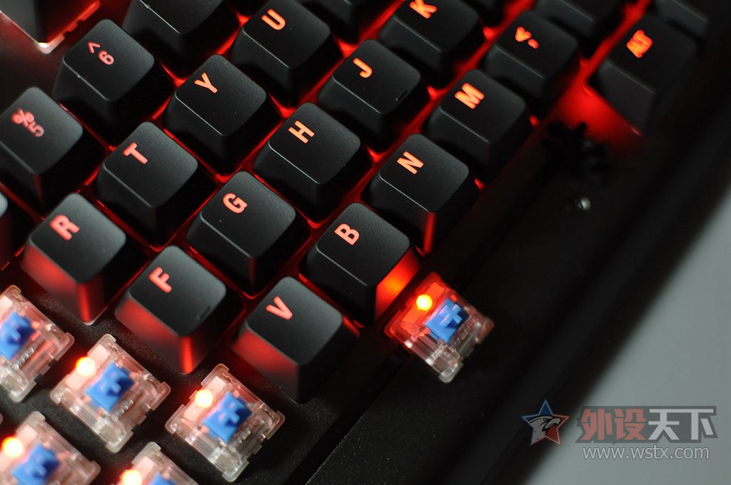 ԼսRGBⰵ⣬APEX M650