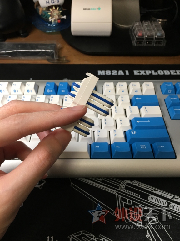 õе?GMK UNIQEY Q100