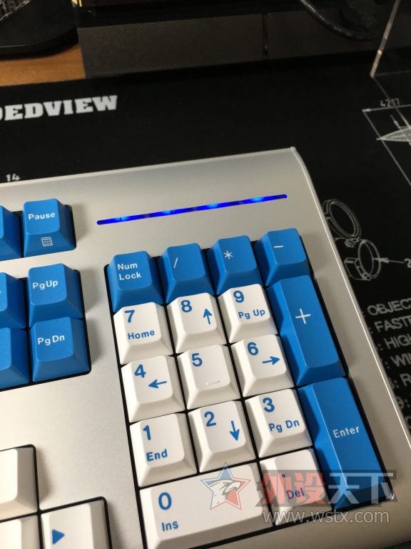 õе?GMK UNIQEY Q100