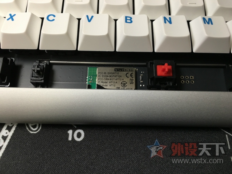õе?GMK UNIQEY Q100