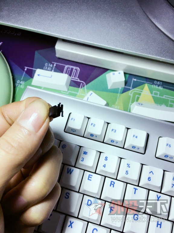 һѿԼļ̡GMK UNIQEY Q100