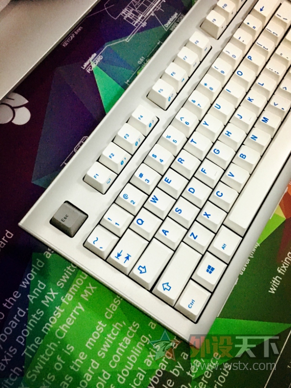 һѿԼļ̡GMK UNIQEY Q100