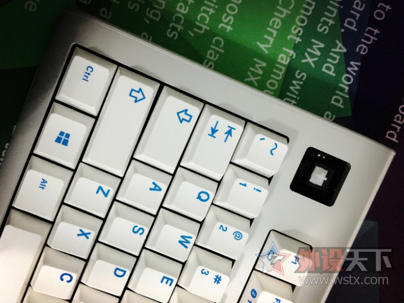 һѿԼļ̡GMK UNIQEY Q100