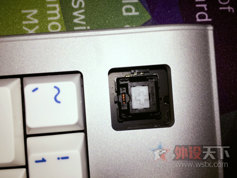 һѿԼļ̡GMK UNIQEY Q100