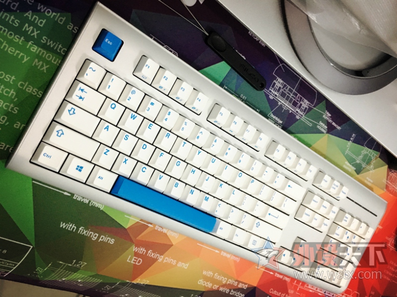 һѿԼļ̡GMK UNIQEY Q100