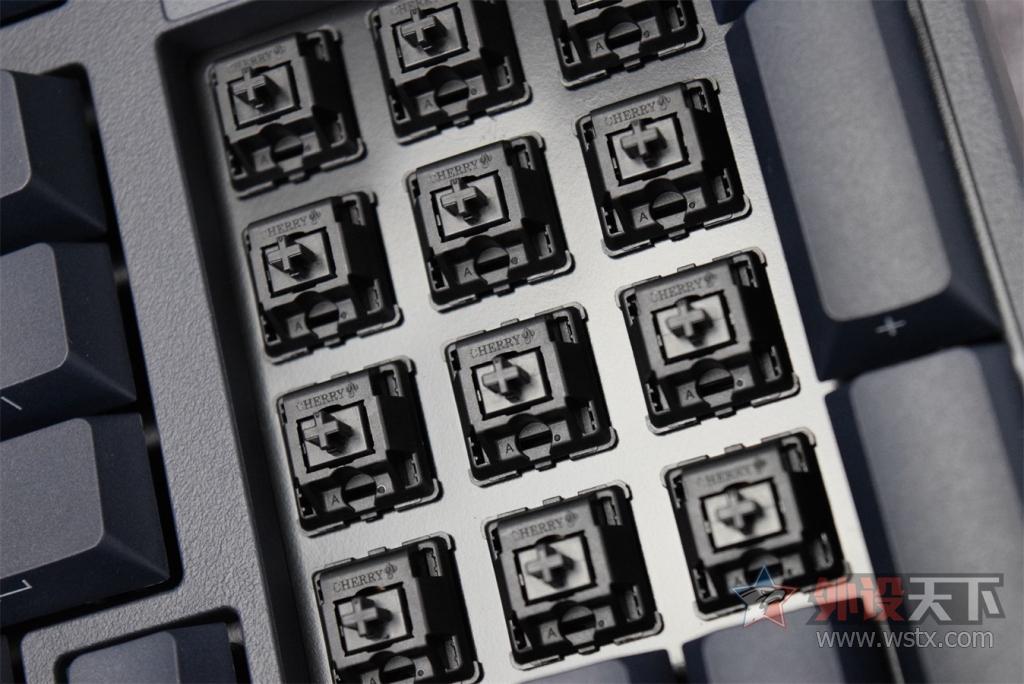 ���ˣ����Ǻ������������ģ�  leopold FC980M ���汾��̸