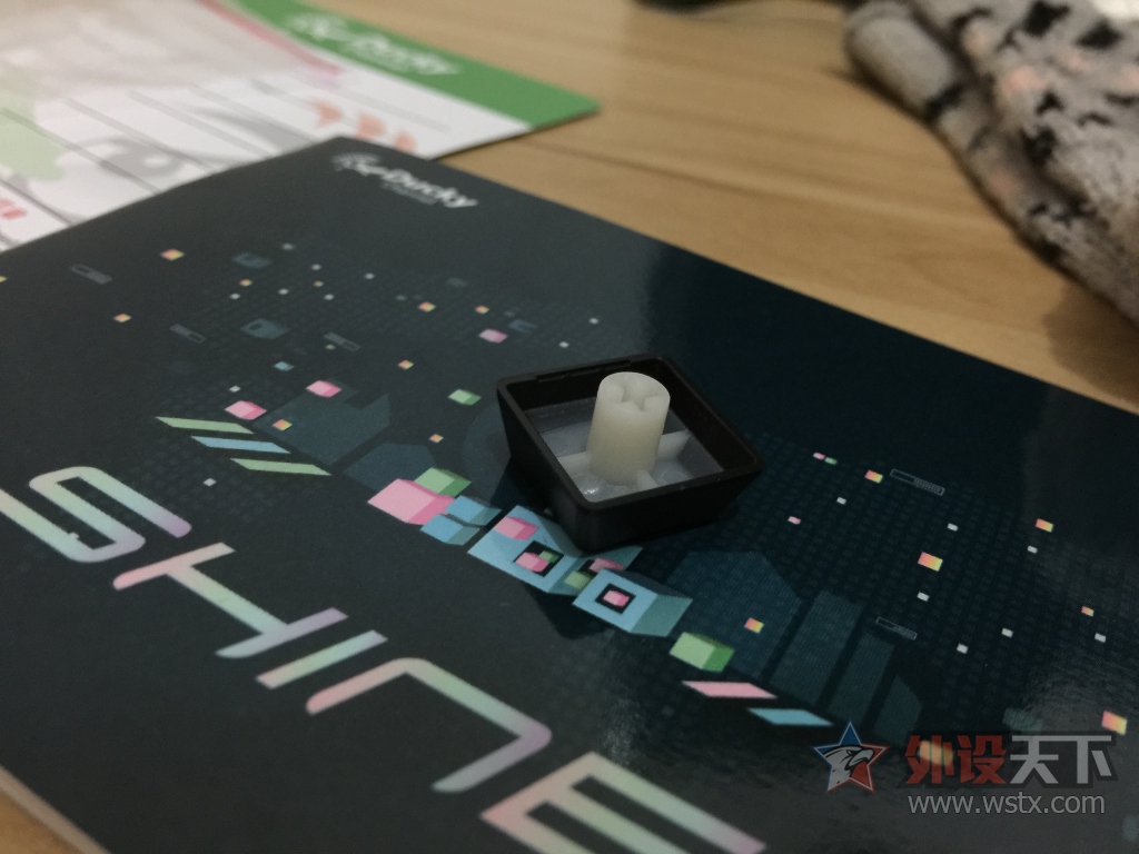 Ducky Shine6 RGB Ὺ