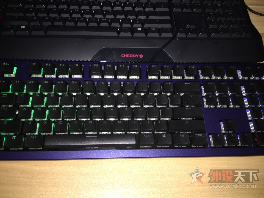 Ducky Shine6 RGB Ὺ