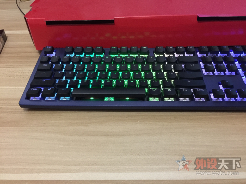 Ducky Shine6 RGB Ὺ