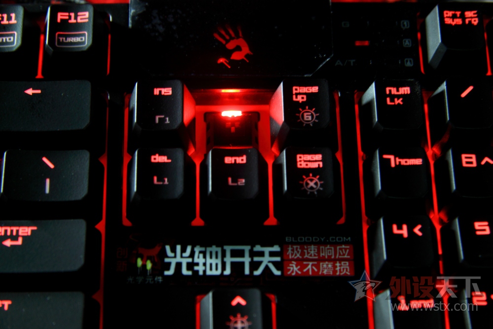 ���й��졿�������º�ɫװ��ף��Һ���������