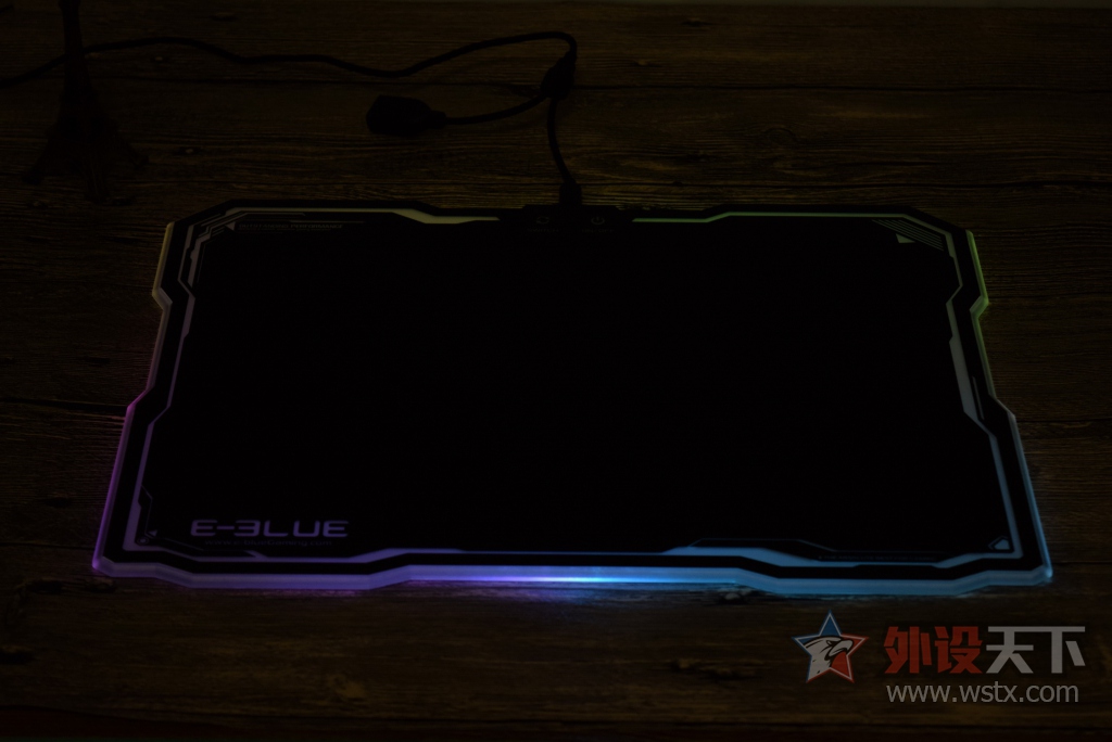 ����Ⱦ�Ѿ����ӵ����棬�˲�RGB���濪�䣺
