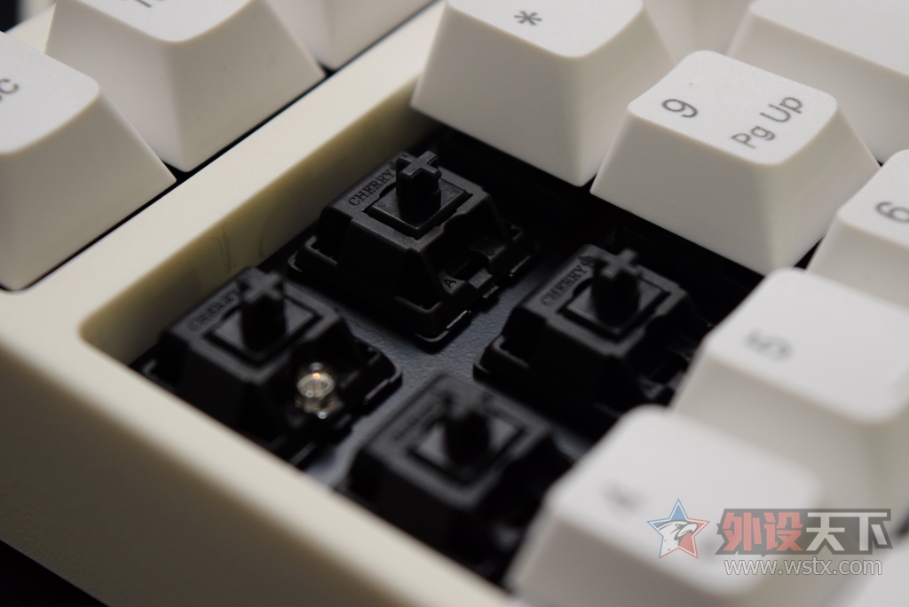 обҪˣLeopold FC210TP 