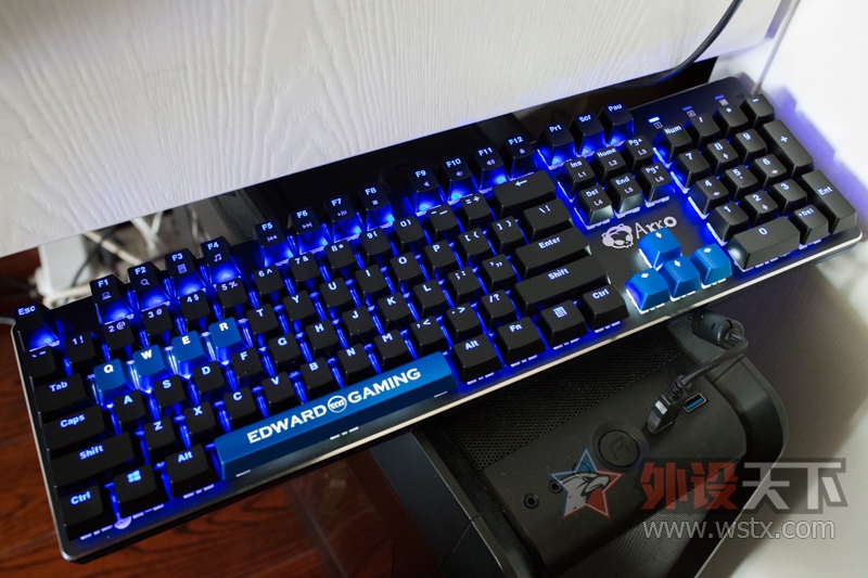 ɧļ̣AKKO X EDG AKS104е