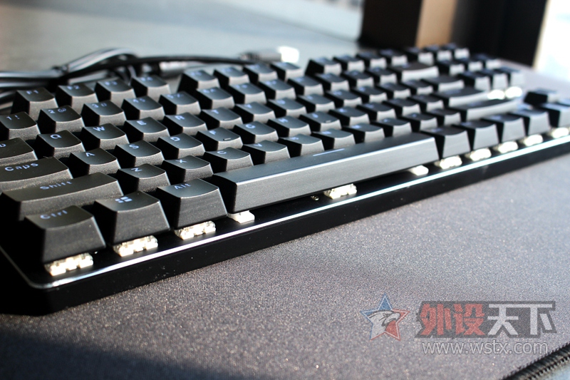 ���鳬��Ԥ�ڡ����װ�V500 RGB�Ͻ��ò���Ϸ��е����