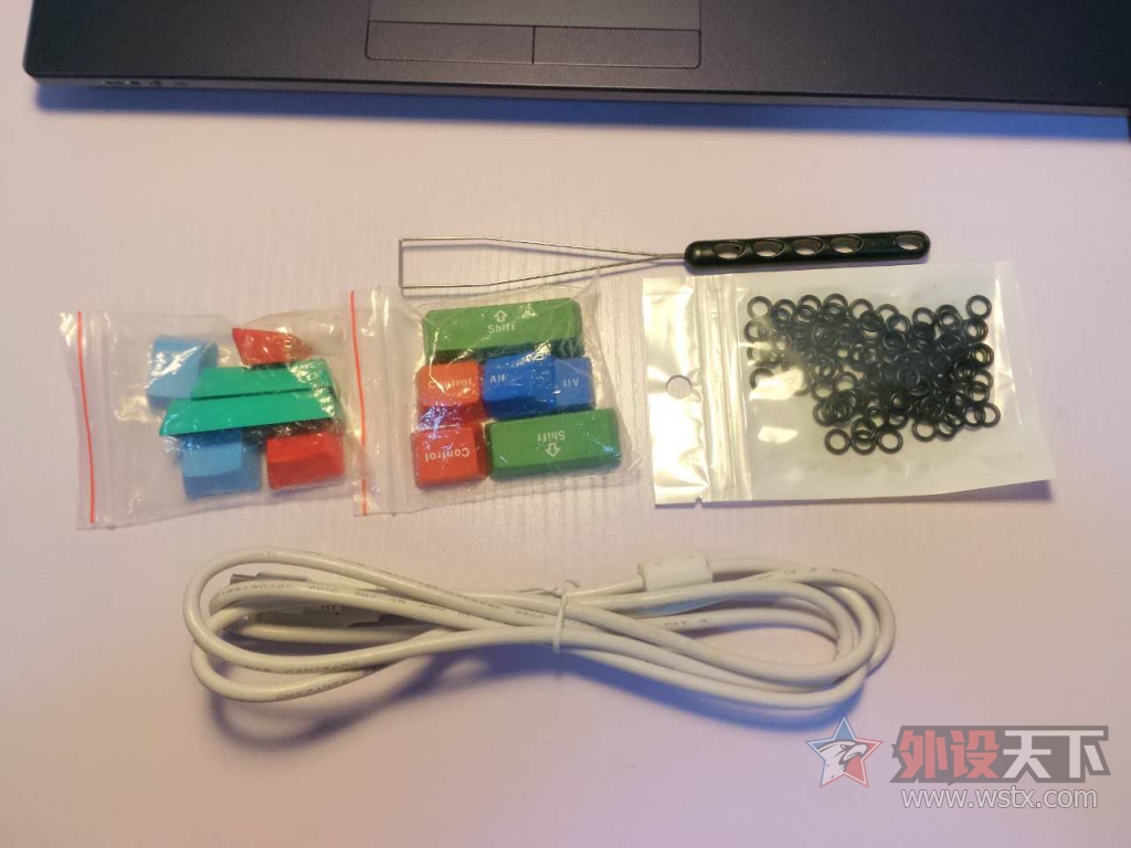 �ѳ����������Ա����