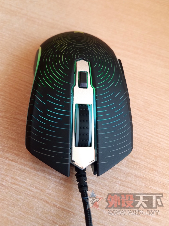 �װ�V25S �仯����ĵ羺���