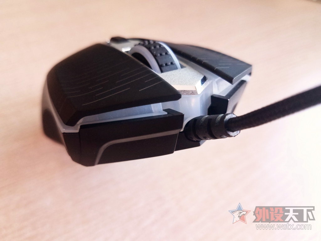 �װ�V25S �仯����ĵ羺���