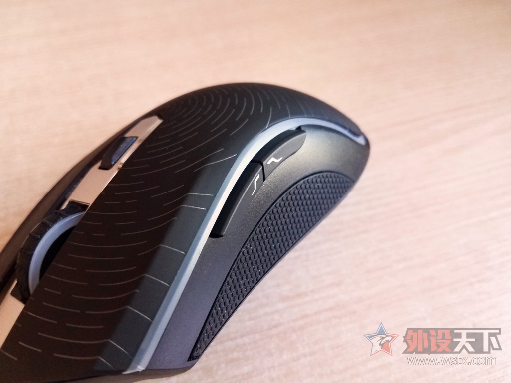 �װ�V25S �仯����ĵ羺���