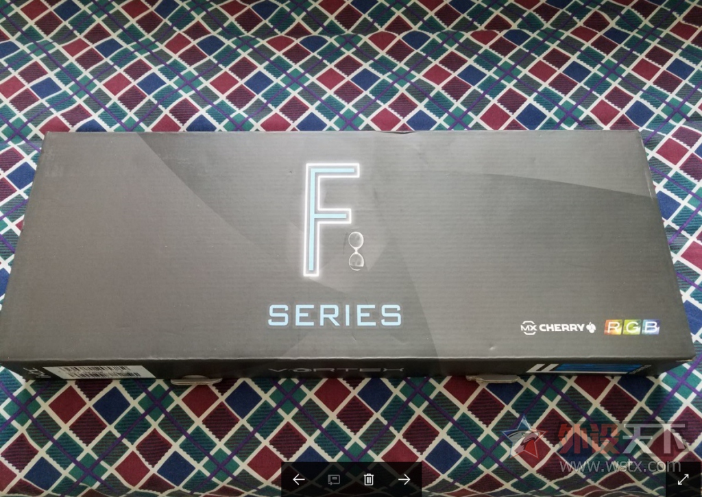 [�Ϻ�] IKBC F108 RGB ��ɫcherry���� ��е����