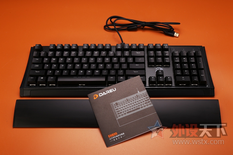 D-BOX ��ֻ�Ƿ�����ô�򵥣������EK835���ȳ��з����