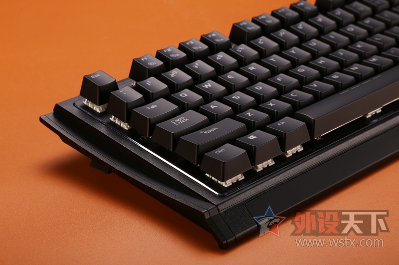 D-BOX ��ֻ�Ƿ�����ô�򵥣������EK835���ȳ��з����